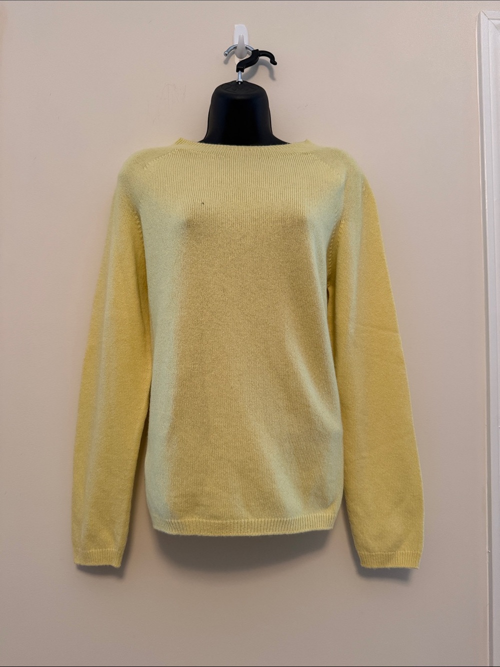 Johnstons of Eglin- Light Yellow Women's Crewneck Sweater- Cashmere